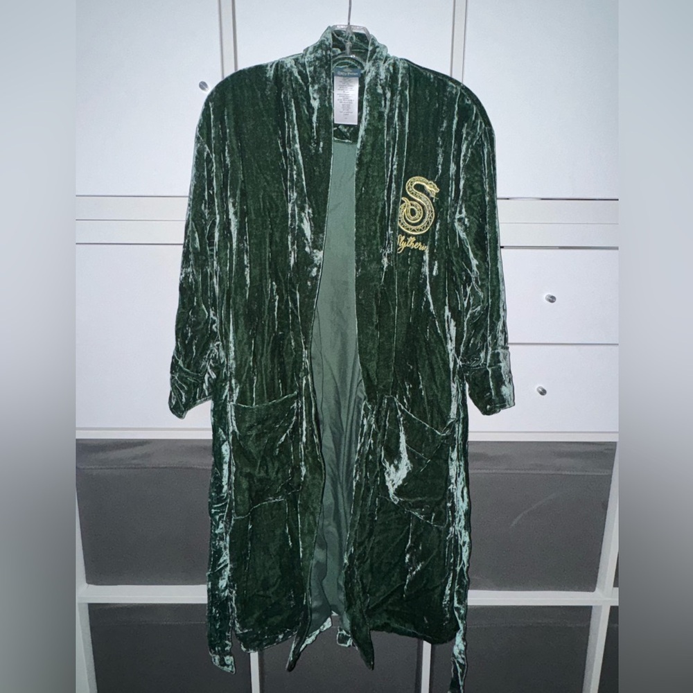 Holiday Pottery Barn Teen Harry Potter Hogwarts Slytherin Robe size S/M